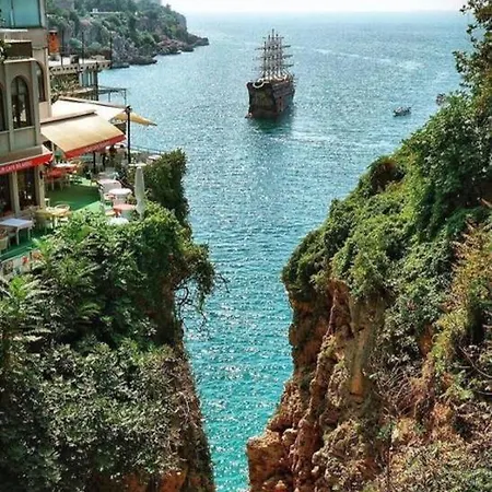 Downtown Fully Furnished Flat Apartament Antalya